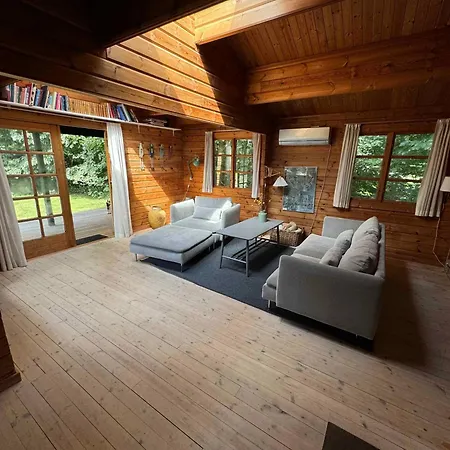 Lovely Private Summer House Close To The Beach Hébergement de vacances *