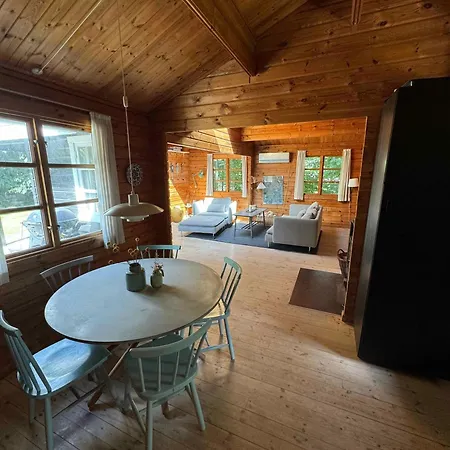Hébergement de vacances Lovely Private Summer House Close To The Beach *