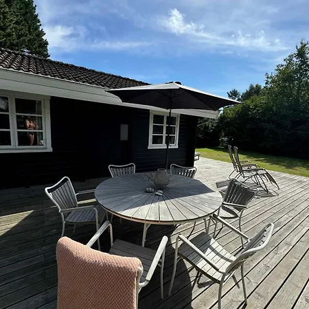 Lovely Private Summer House Close To The Beach *